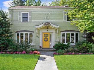 122 Wright Rd, Rockville Centre, NY 11570