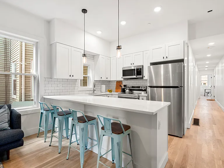 349 W 4th St #7 — Photo 10