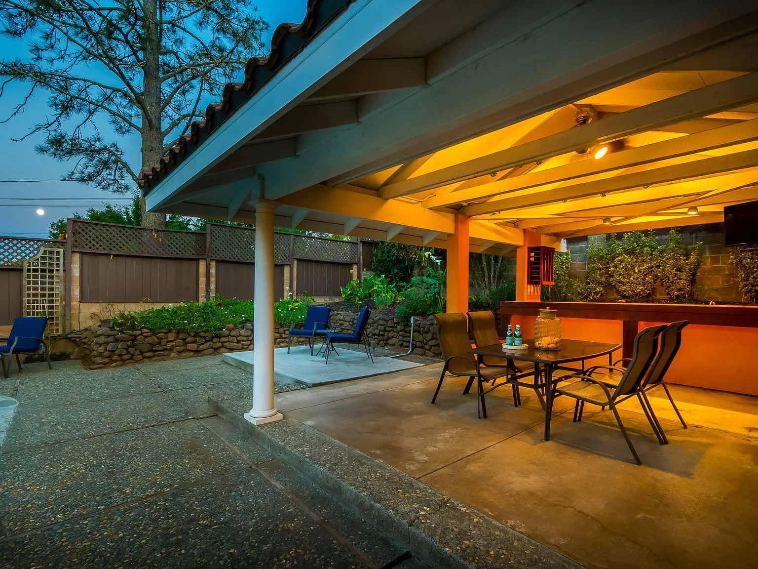 1 bed, 700 sqft, $2,549 — Photo 3