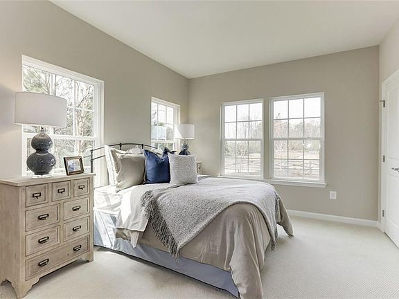 2nd image of 2683 Fairview Dr