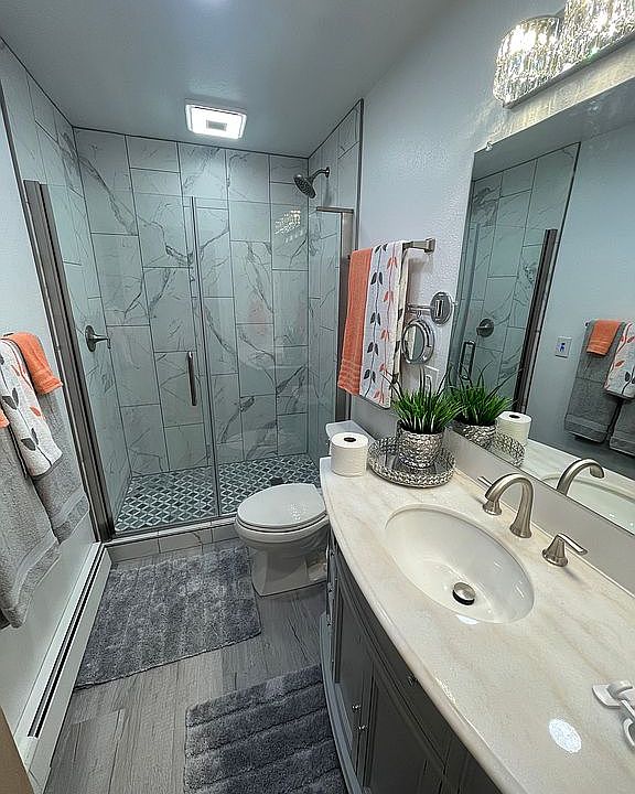 Master bathroom 