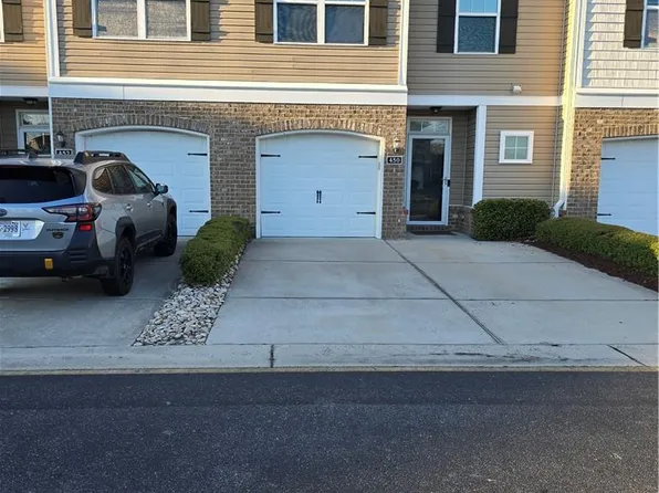 450 Abelia Way, Chesapeake, VA 23322