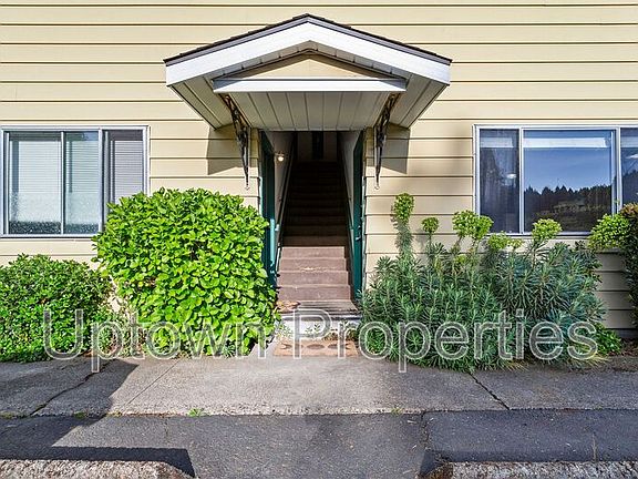 2nd image of 1508 SW Dewitt St APT 7