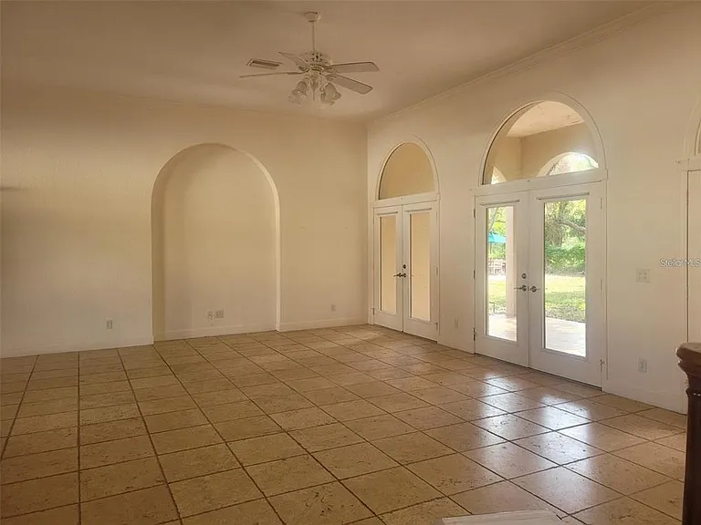 1974 Freedom Dr — Photo 2