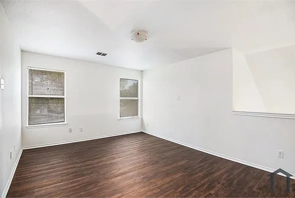 301 Londonderry Ln — Photo 15