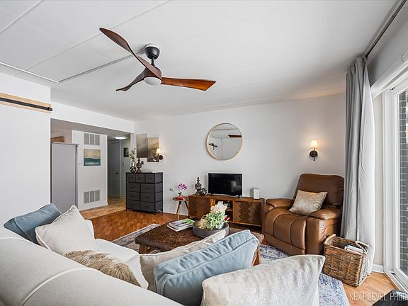 4th image of 127 N Wolf Rd APT 60A