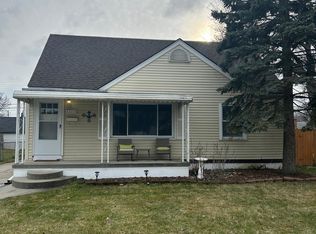 22216 Revere St, Saint Clair Shores, MI 48080