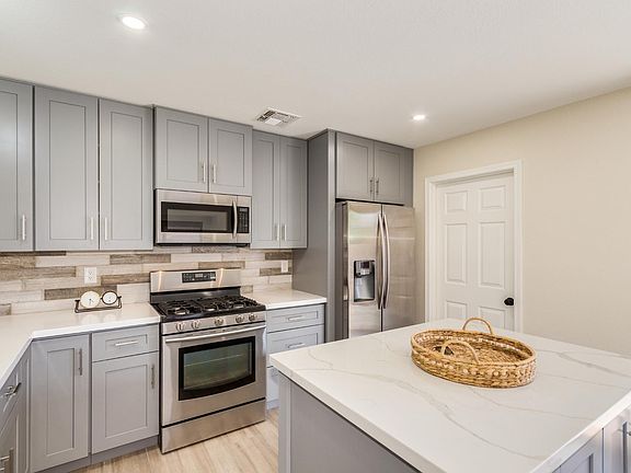 2nd image of 5029 E Dale Ln