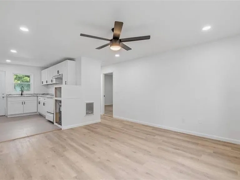 608 N College Dr #4 — Photo 9