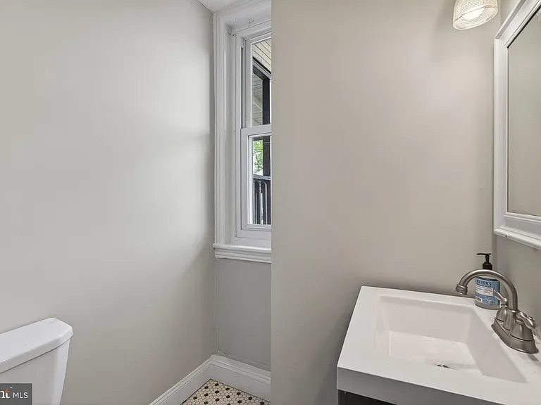 144 Gay St #2 — Photo 13