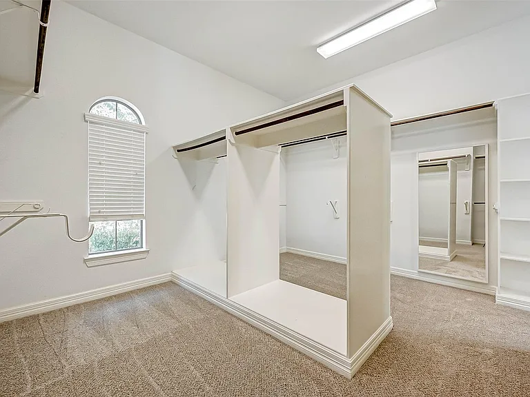 2914 Cotswold Ln — Photo 34
