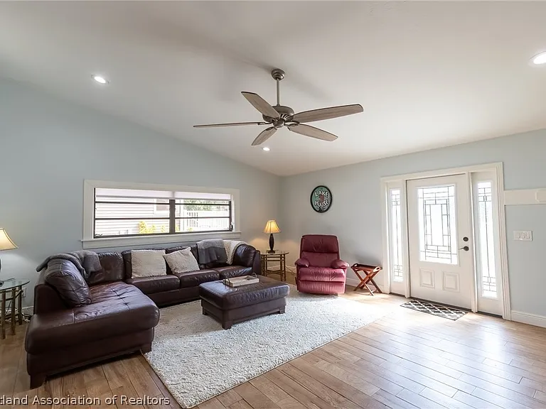 102 Squirrel Point — Photo 10