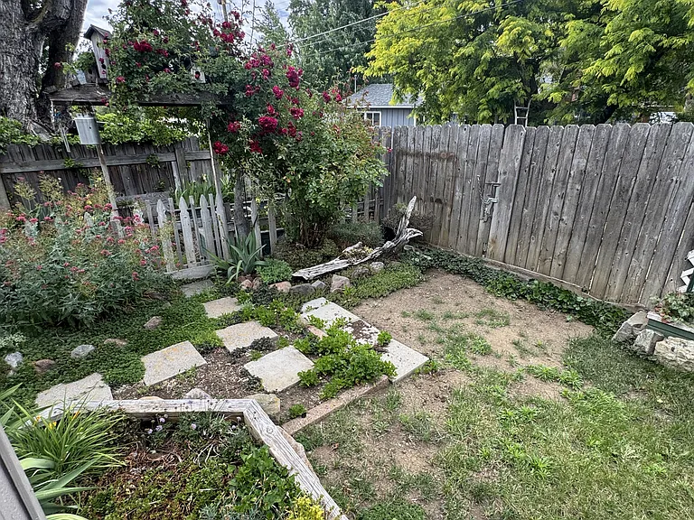 905 Oak St — Photo 12