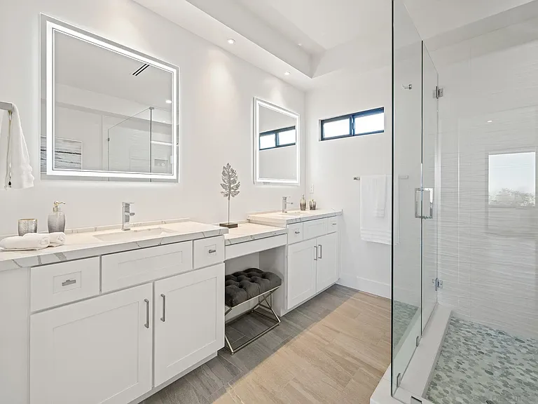4386 Newport Ave — Photo 26
