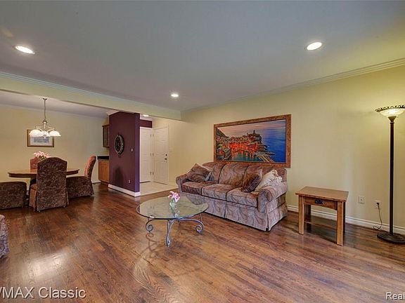 5th image of 1113 N Old Woodward Ave Unit 29