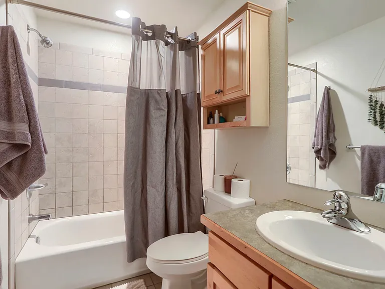 1351 Yellow Pine Ave — Photo 8