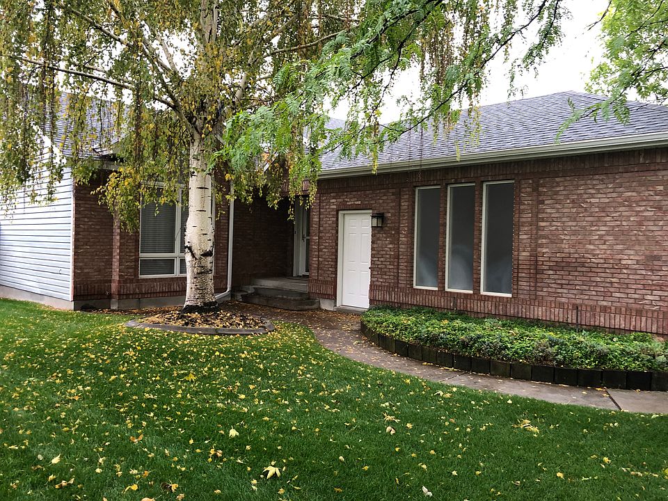 1st image of 3469 Sun Cir