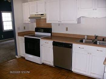 2nd image of 120 Tennyson Way
