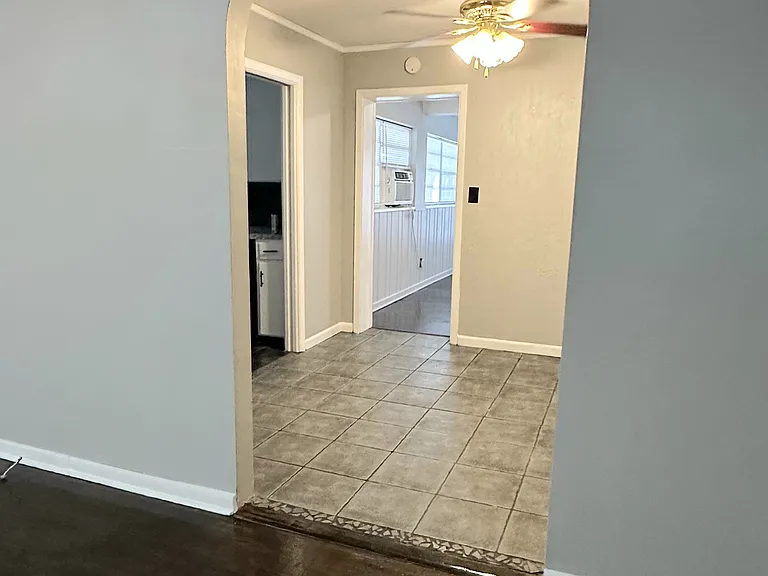 332 Bay St — Photo 5