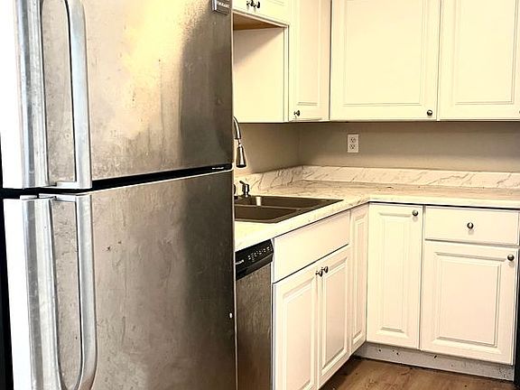 5th image of 4664 S Arlington Park Dr APT 1