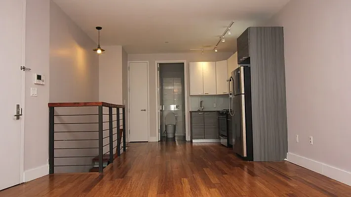 Rented by Nooklyn NYC LLC | media 18