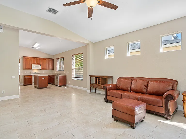 8838 Abbotsbury Dr — Photo 10