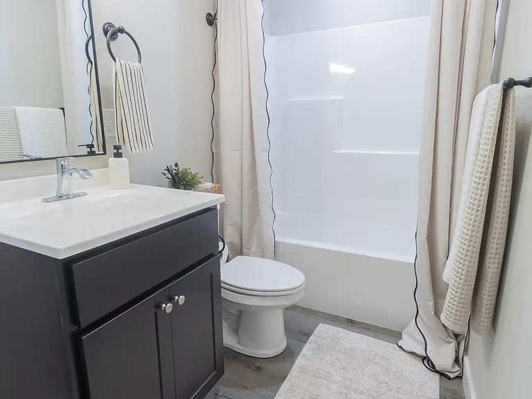 2700 Emery Dr — Photo 31