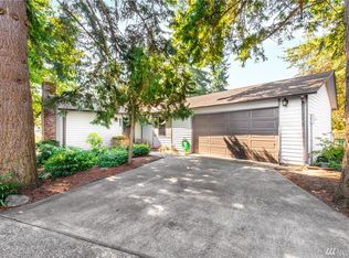 6053 NE 200th St, Kenmore, WA 98028