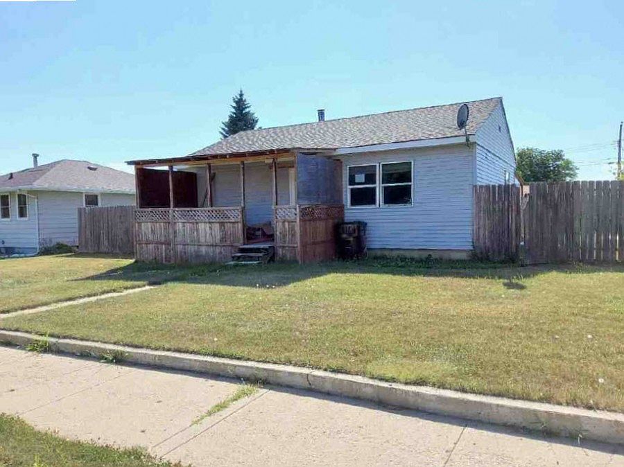 621 9th Ave W, Williston, ND 58801 Zillow