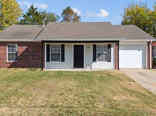 1810 Lexington Rd, Claremore, OK 74017