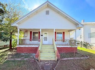 123 W College St, Harrisburg, IL 62946