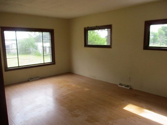 Additional Living Room