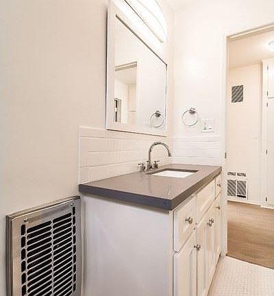 5th image of 1016 N Laurel Ave APT 10