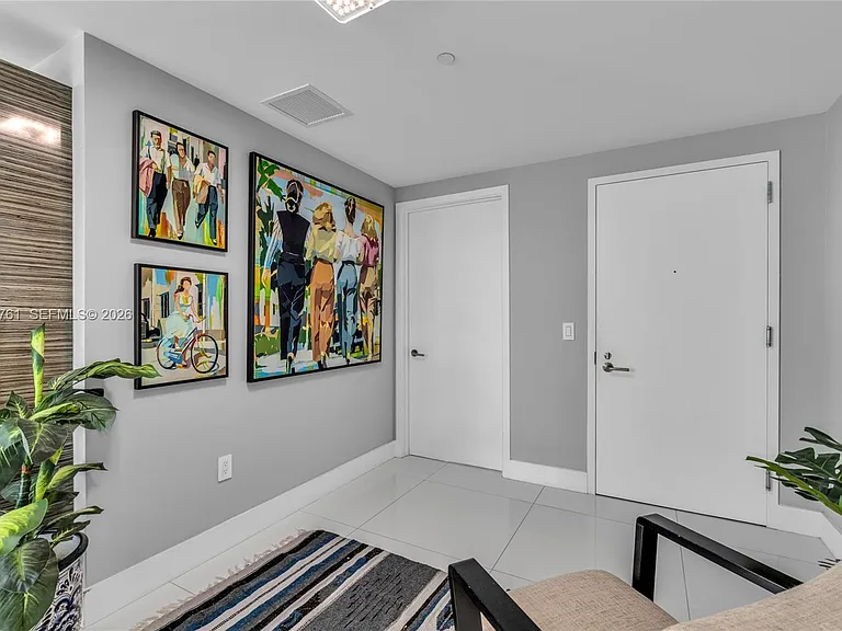 460 NE 28th St #1708 — Photo 11