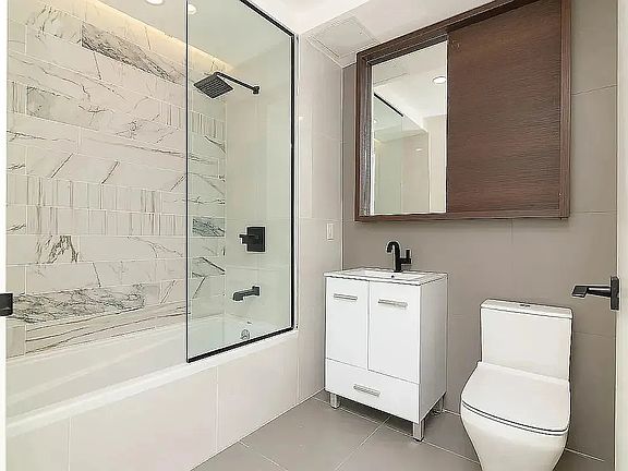 5th image of 643 E 7th St #3C