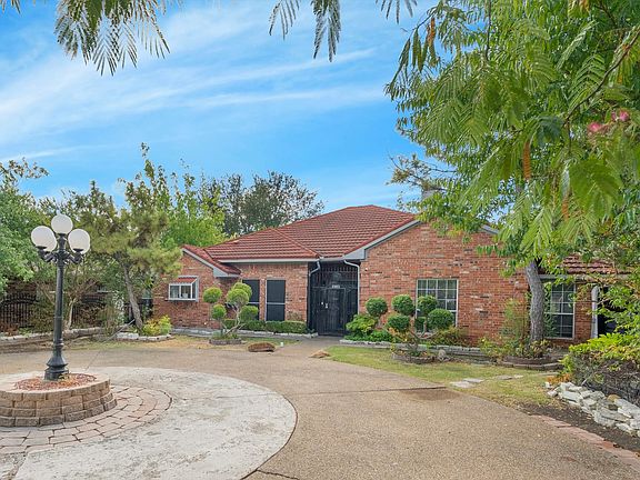 2nd image of 3024 Encino Dr
