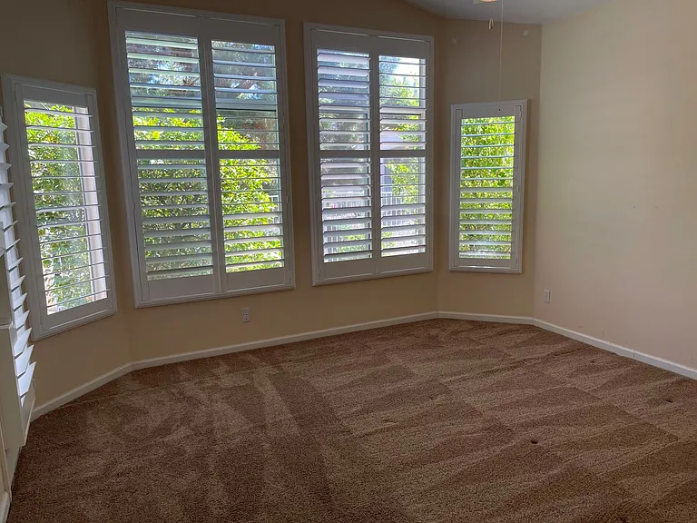 135 Wildhorn Ct — Photo 16