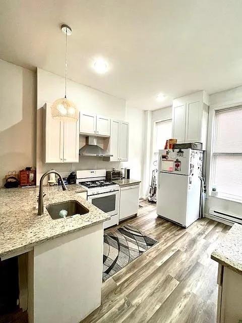 Building Photo - 334 Communipaw Ave