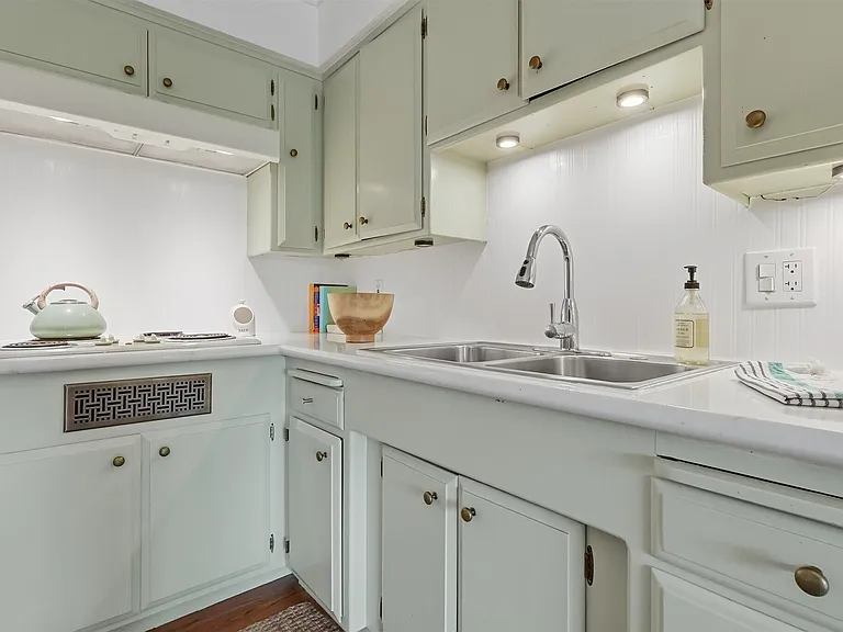 3407 Huxley St — Photo 3