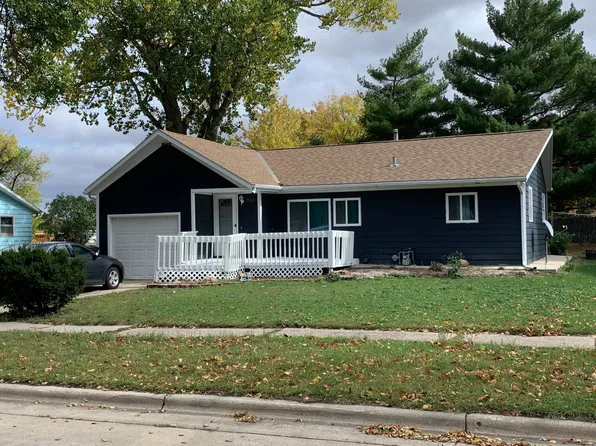 1212 Douglas Ave, Worthington, MN 56187