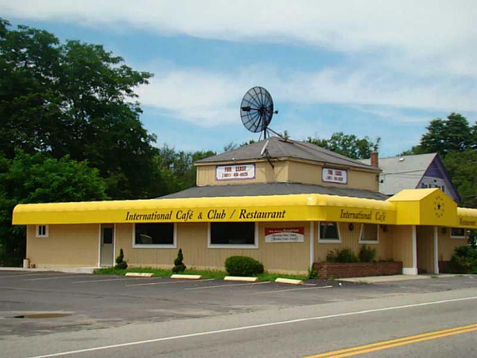 1st image of 1526 Old Louisquisset Pike