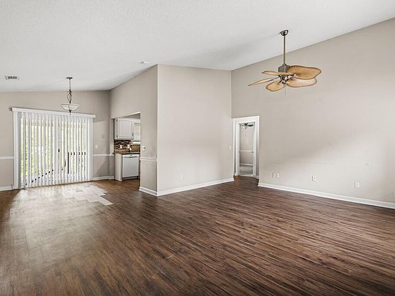 3rd image of 8241 Lantern Ln