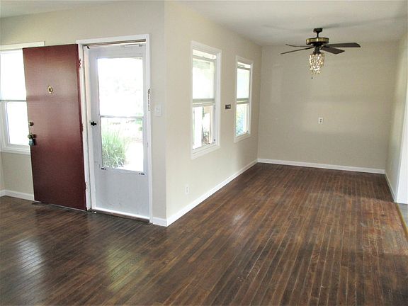 2nd image of 382 N Murphy Ave