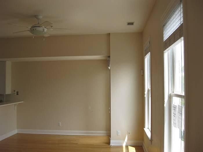 2nd image of 302 Lorch St APT 203