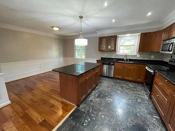 5th image of 2667 Centennial Ct