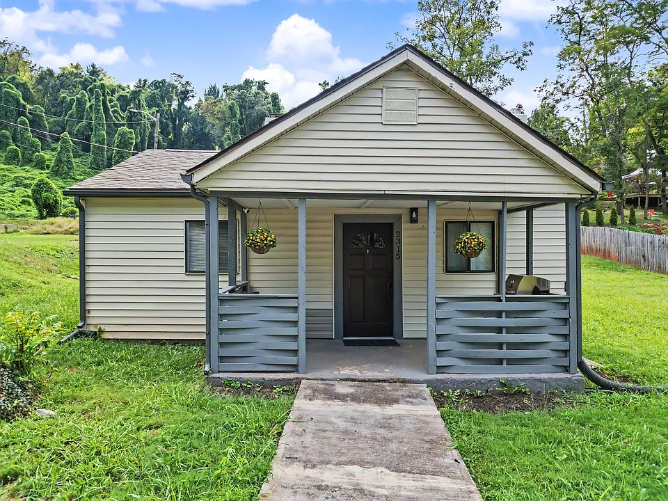 2315 Atchley St