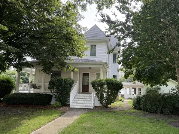 290 N Main St, Herscher, IL 60941