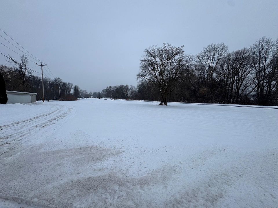 1st image of 310 Main St