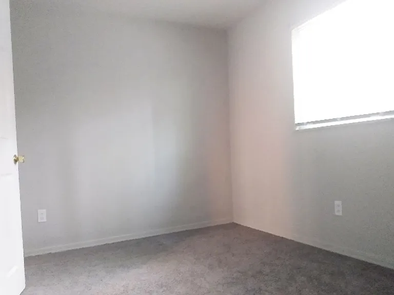 249 Senator Pl — Photo 9