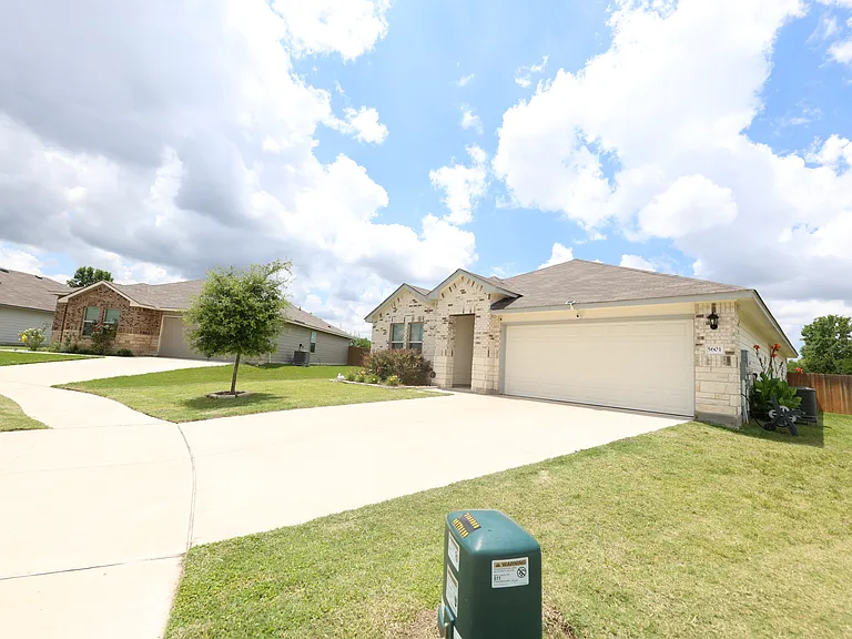 5601 Great Divide Rd — Photo 2